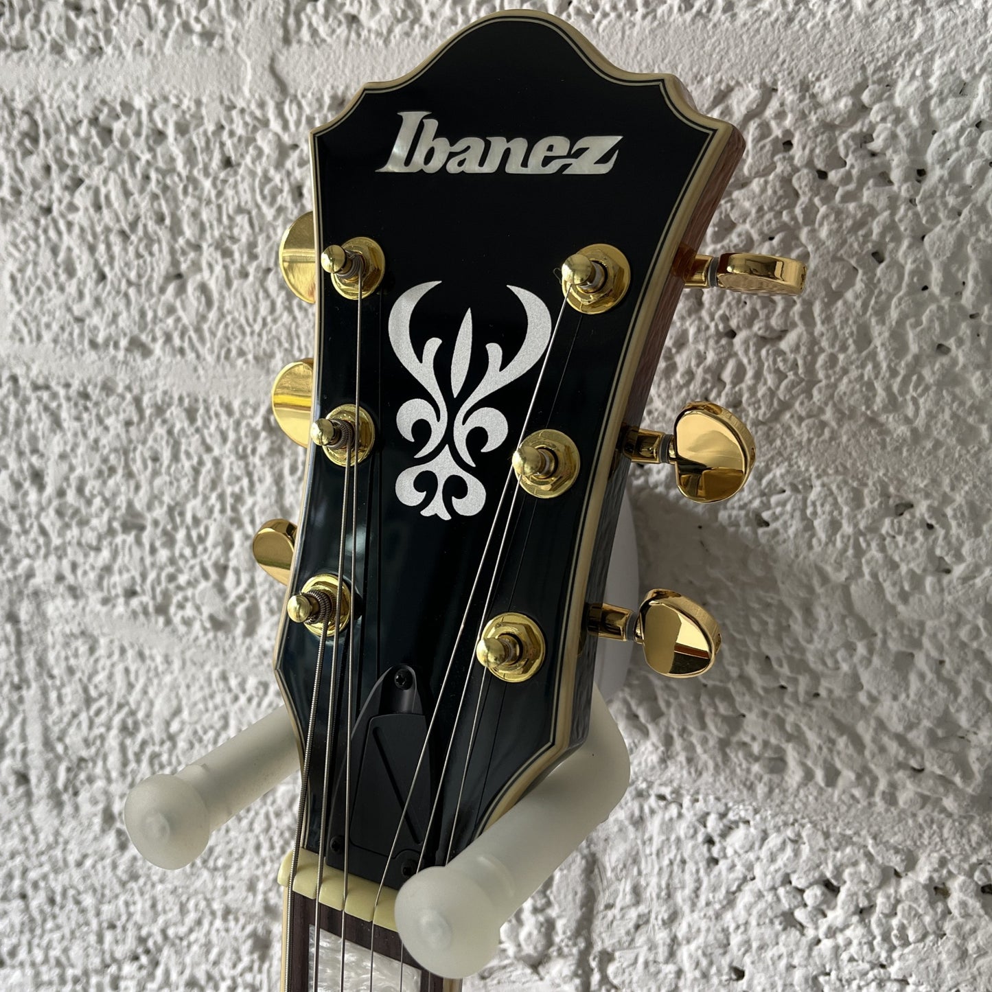 ibanez ag75g brown sunburst hollow body electric guitar headstock