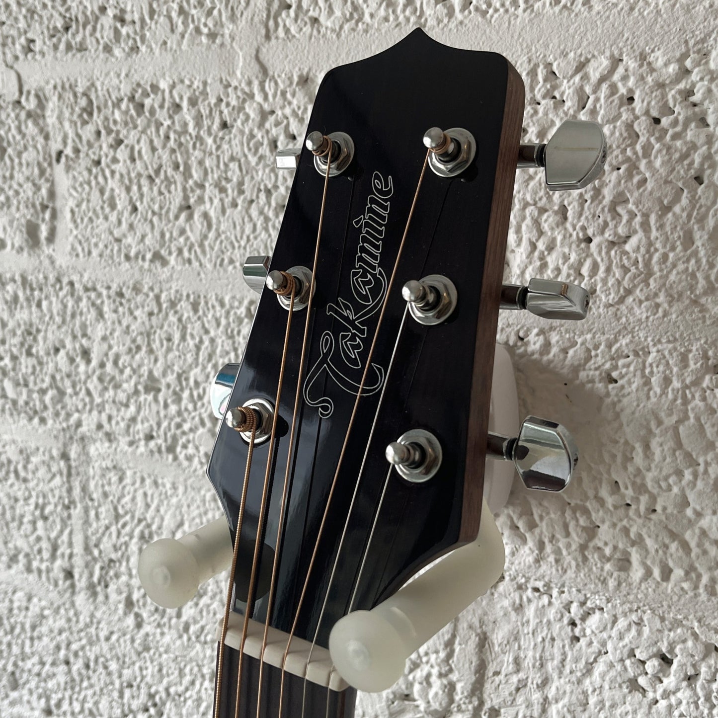 takamine gn30 brown sunburst acoustic guitar nex body headstock