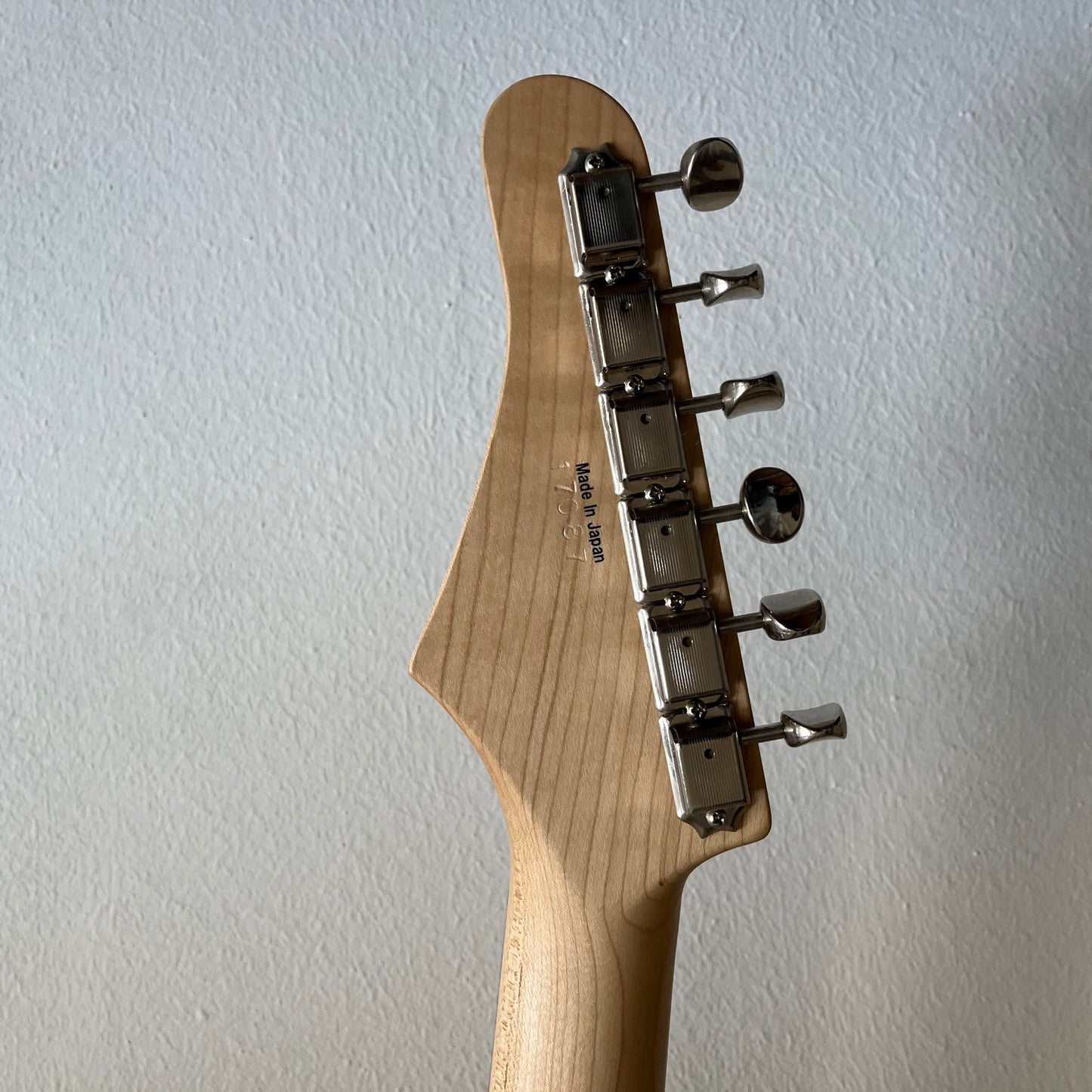 Kaminari Liquid2 Silver Head Back