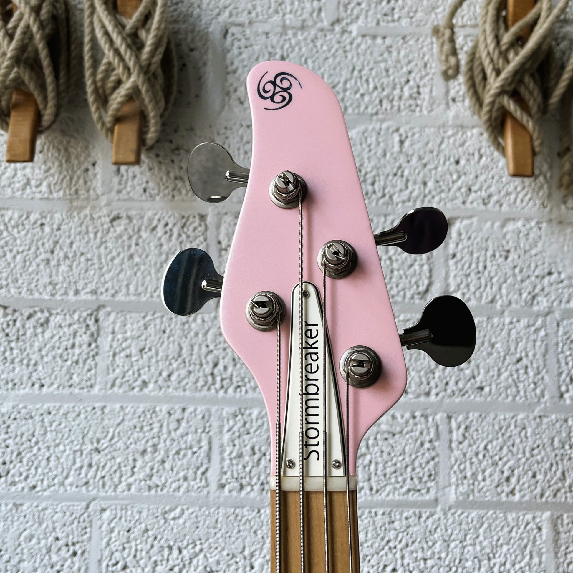 OOPEGG Strombreaker Pearl Pink Headstock