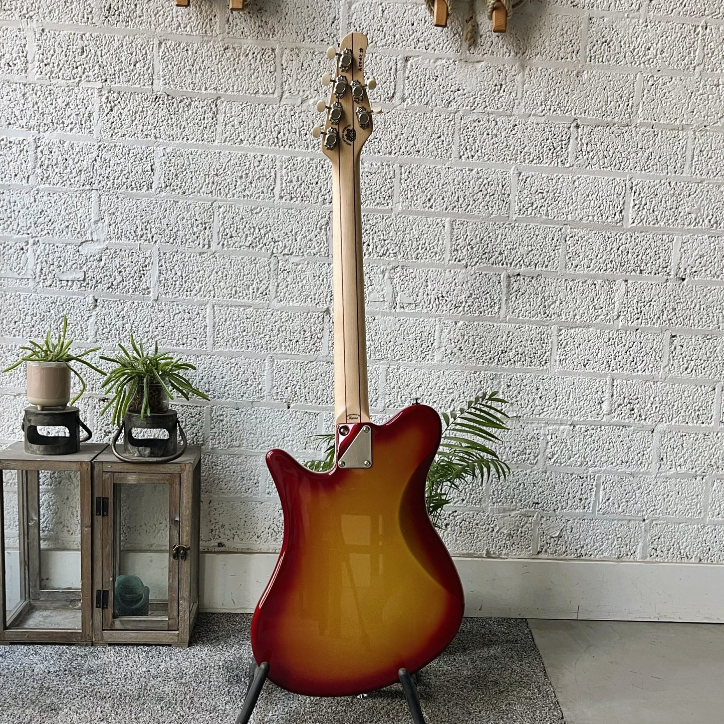 OOPEGG Trailbreaker MK1 Fireburst Back