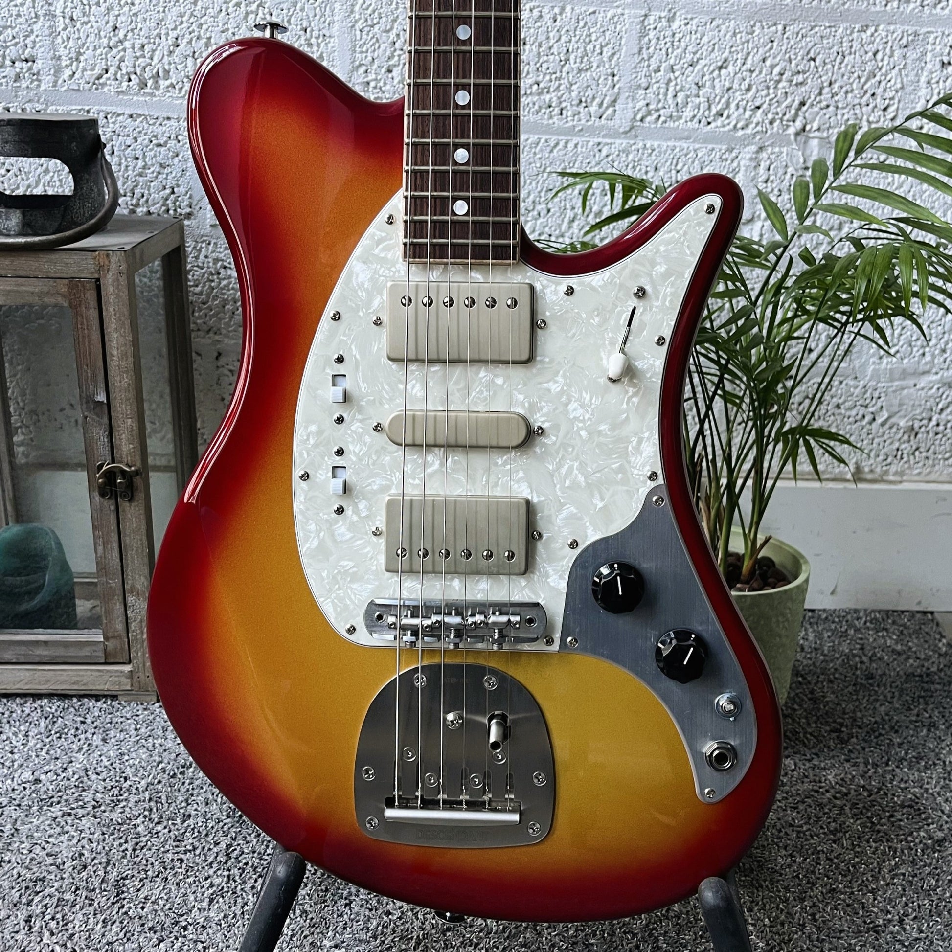 OOPEGG Trailbreaker MK1 Fireburst Closeup