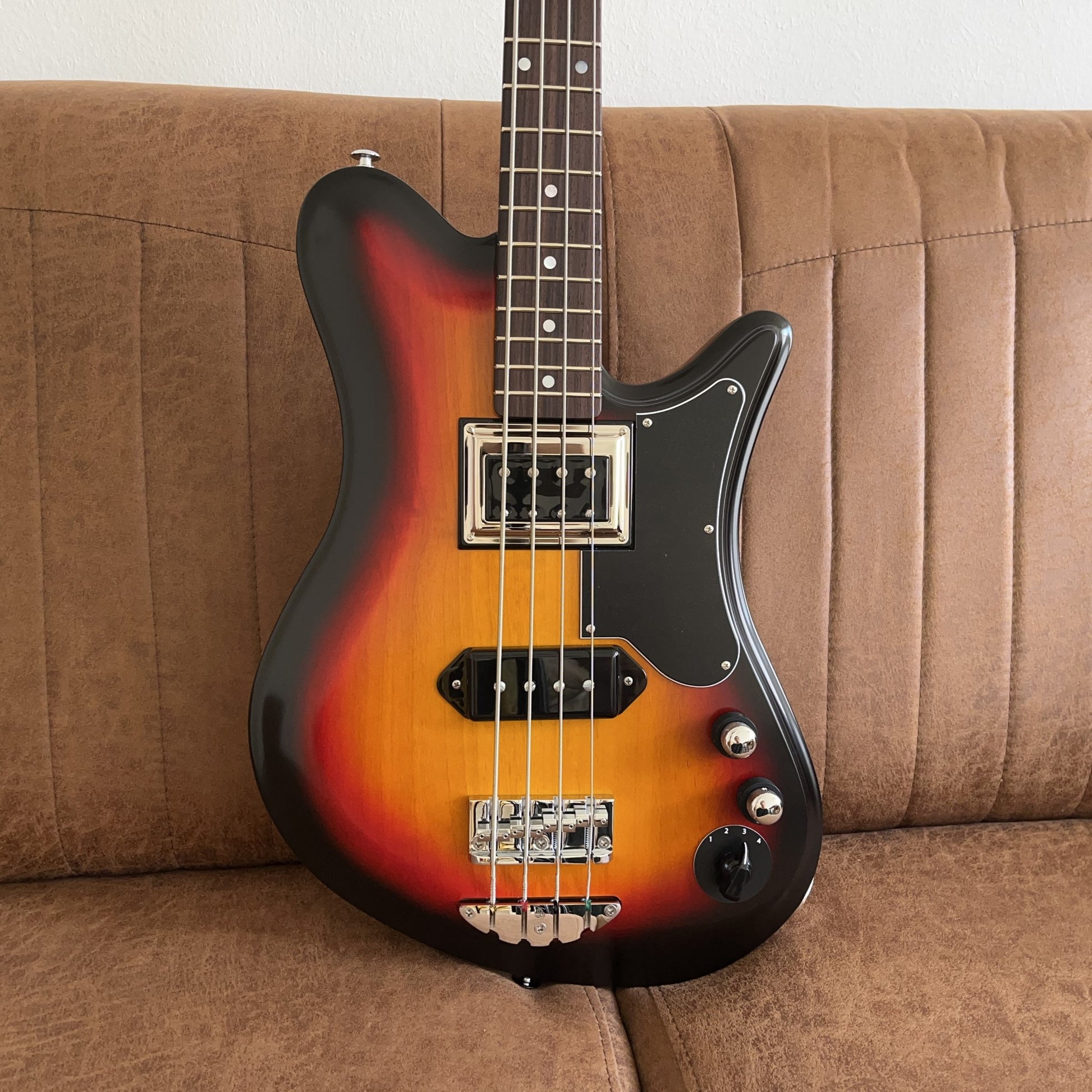 Oopegg Stormbreaker 3-tone sunburst body