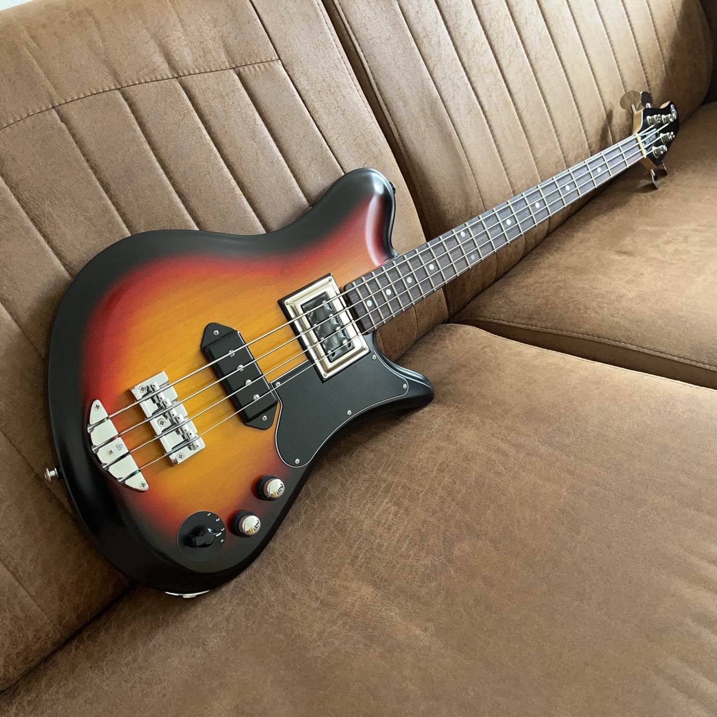 Oopegg Stormbreaker 3-tone sunburst horizontal