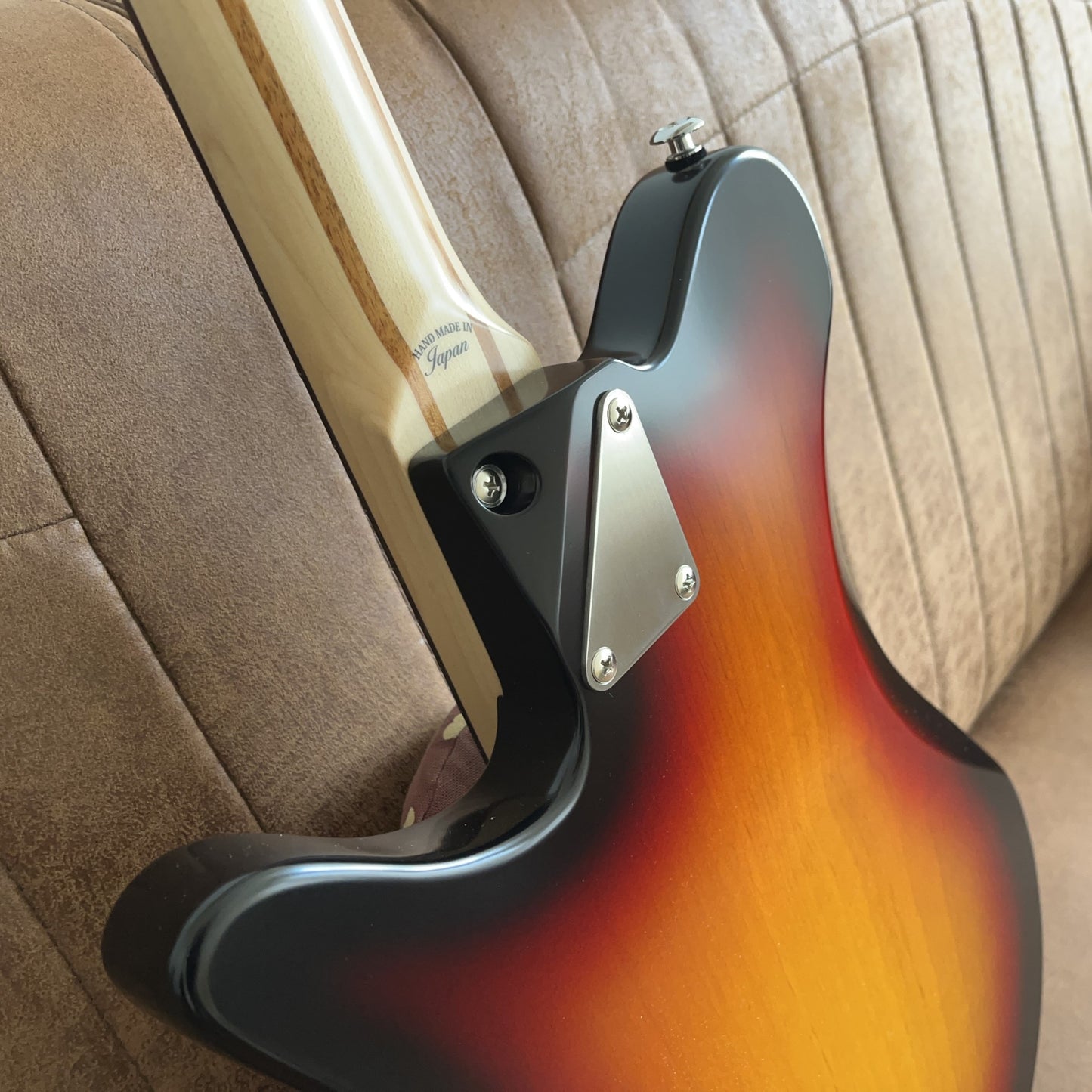 Oopegg Stormbreaker 3-tone sunburst neck plate