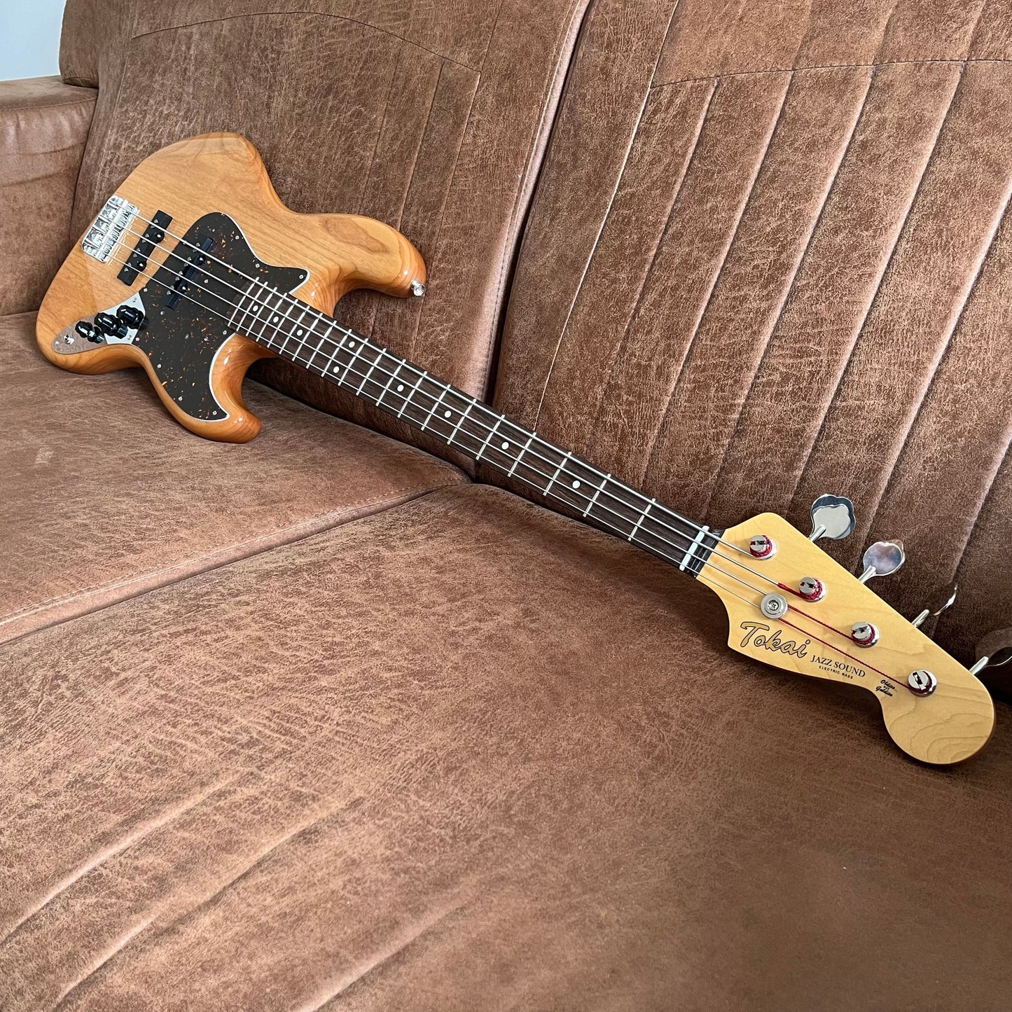 Tokai TJB99 Jazz Sound Bass Natural couch head