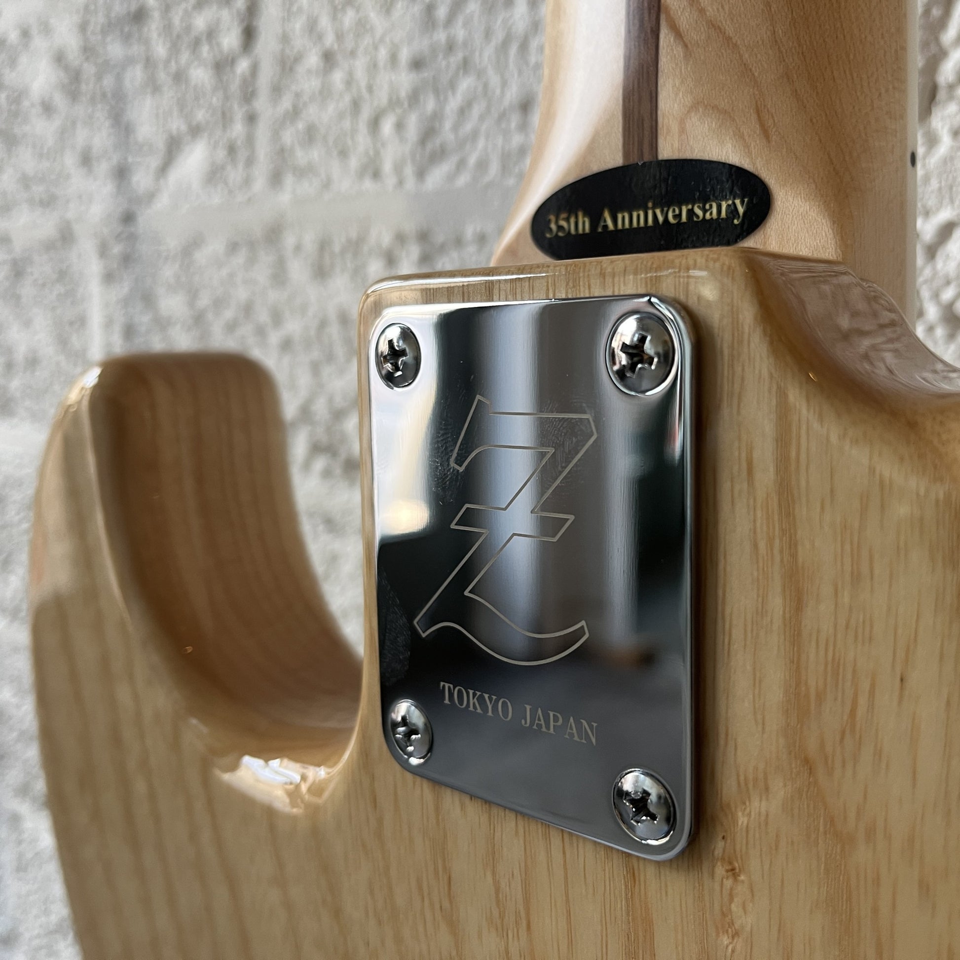 atelier z m245 natural hand-built japanese 4-string active bass neck plate
