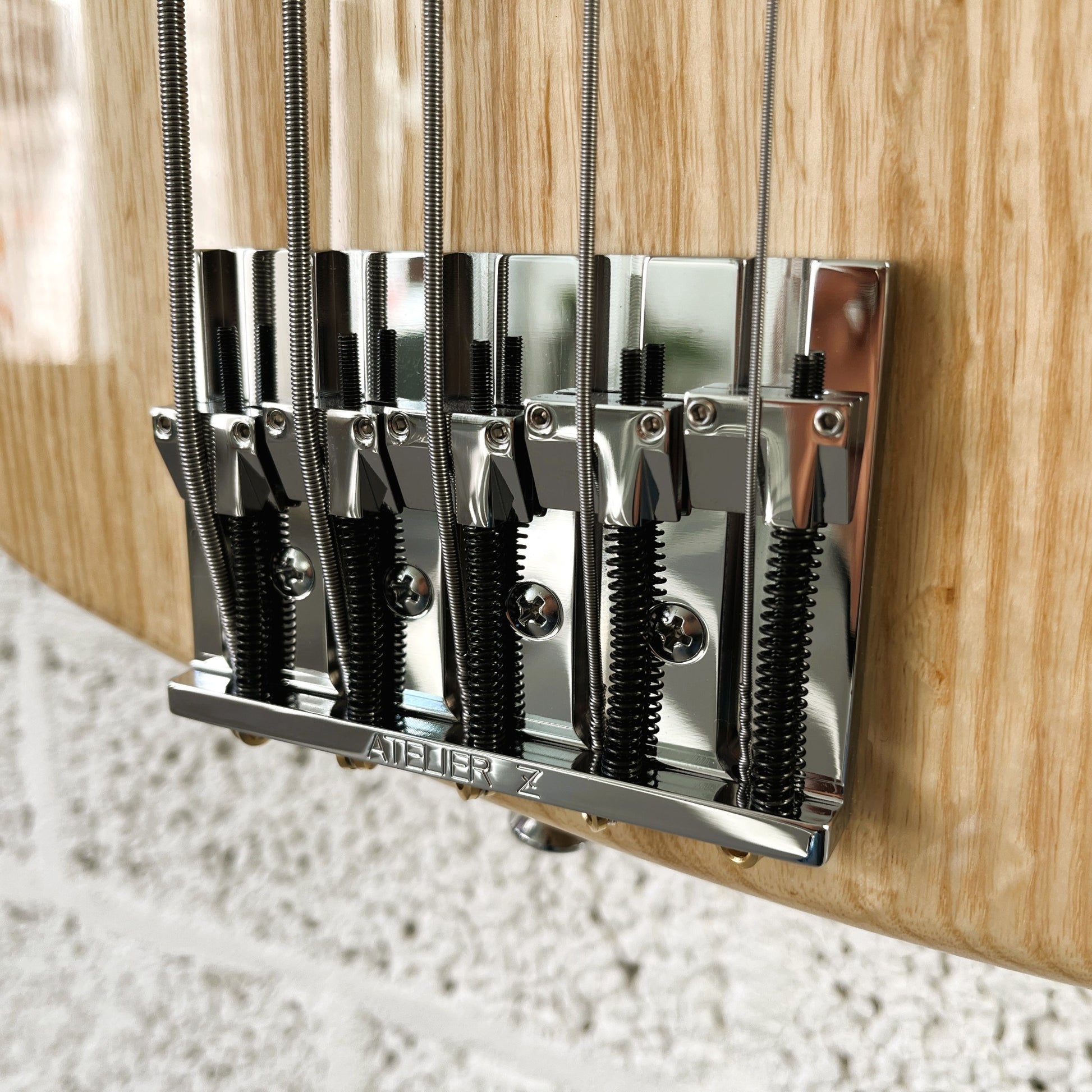 atelier z m265 natural hand-built japanese 5-string active bass bridge