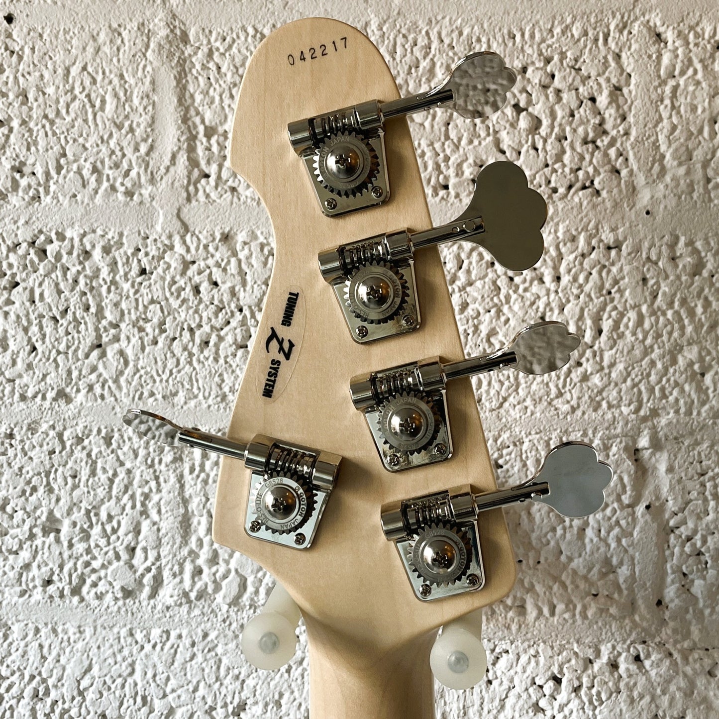 atelier z m265 natural hand-built japanese 5-string active bass headstock back view