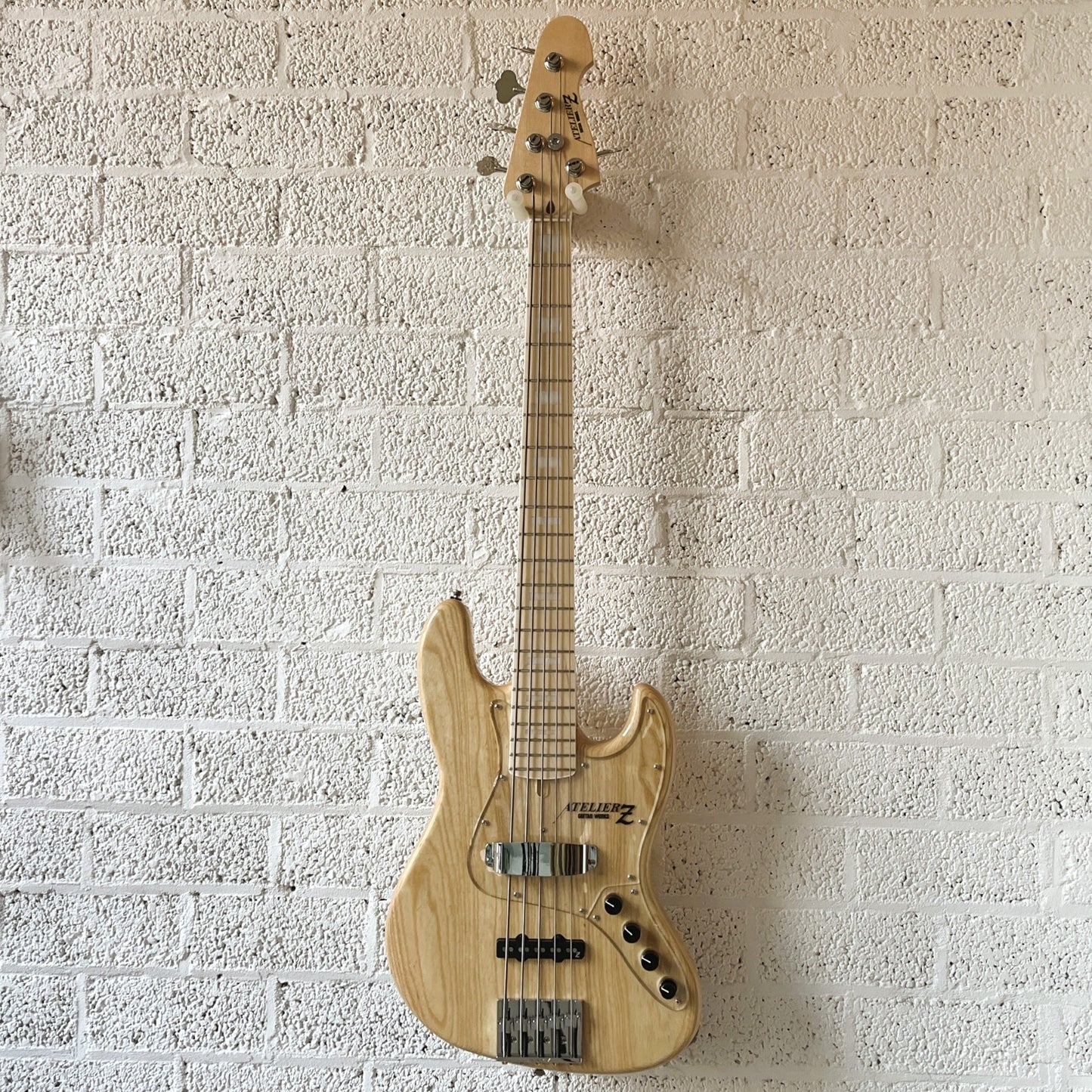 atelier z m265 natural hand-built japanese 5-string active bass