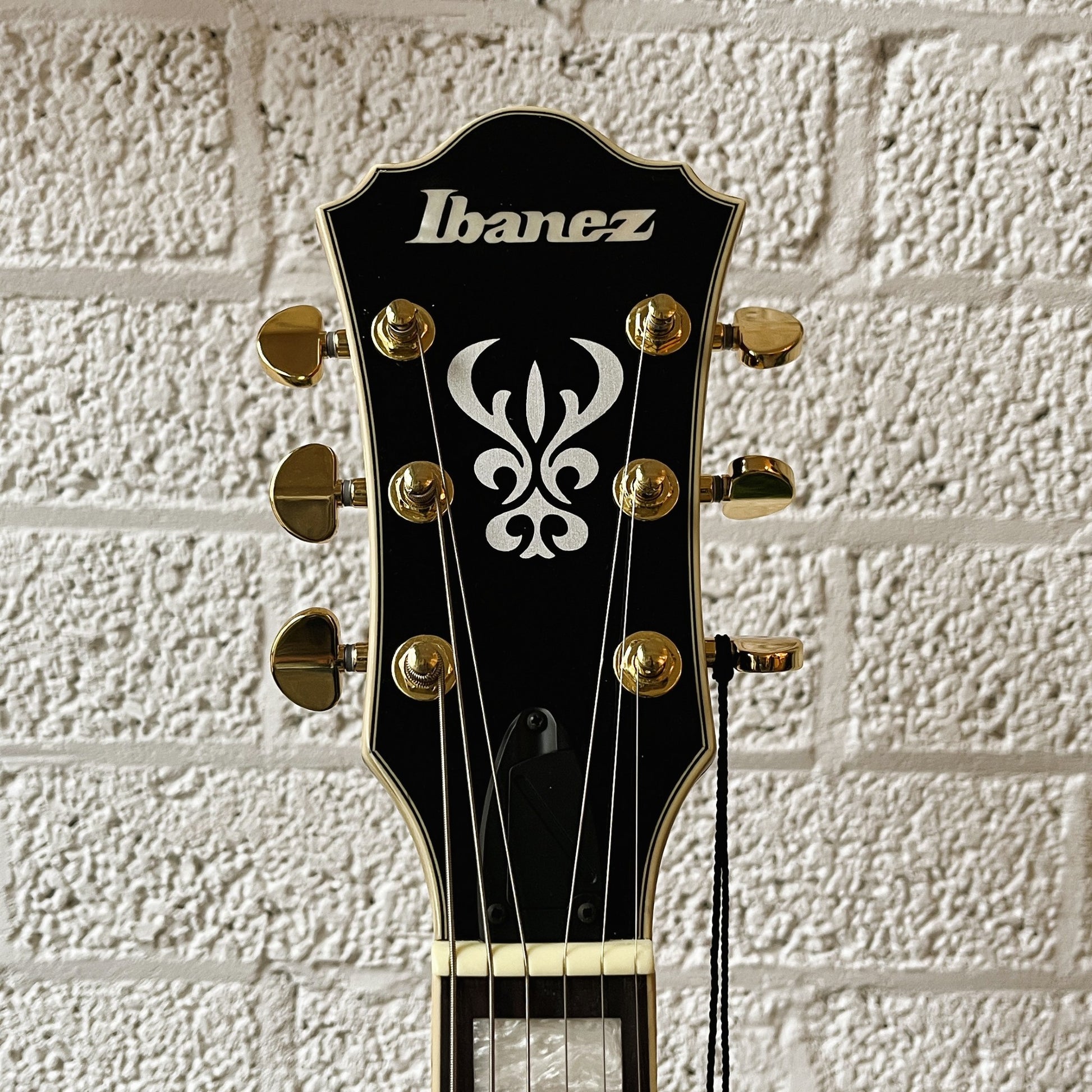 ibanez ag75g brown sunburst hollow body electric guitar headstock front