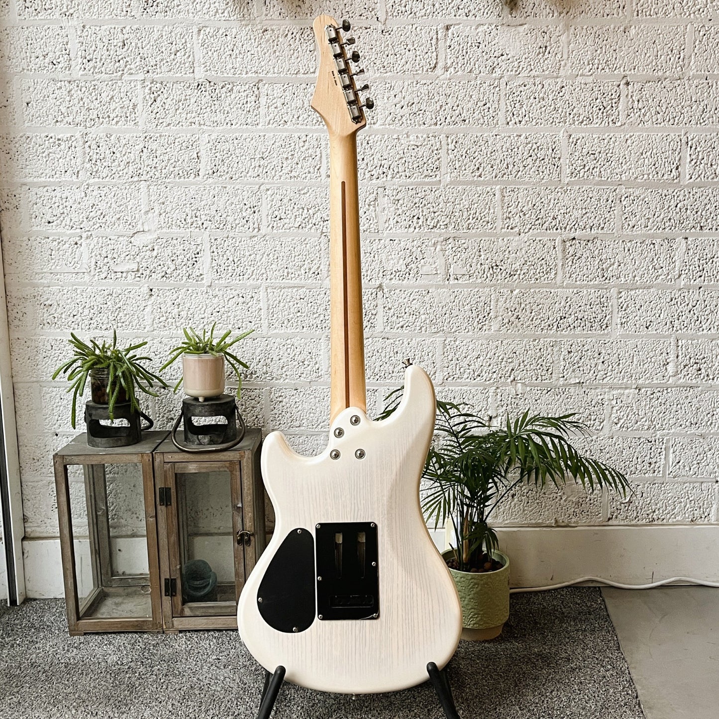 kaminari liquid electric guitar see-through white burst rockso spec back view