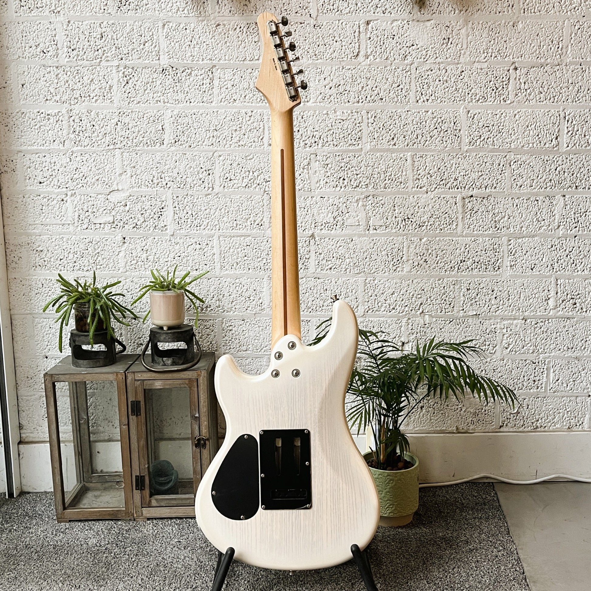 kaminari liquid electric guitar see-through white burst rockso spec back view