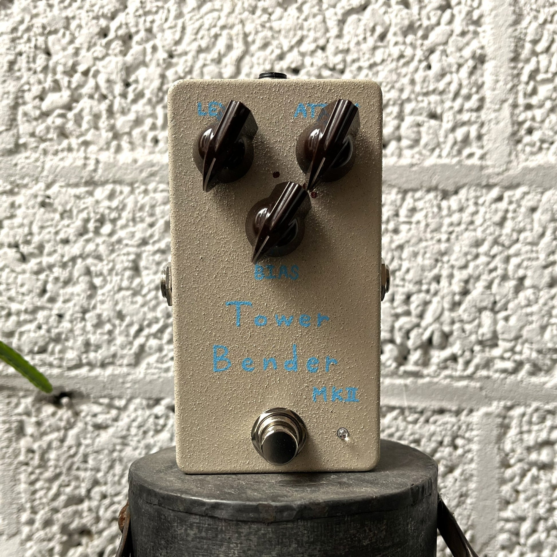 kaminari tower bender mkii pedal – vintage-style mkii fuzz handmade in japan