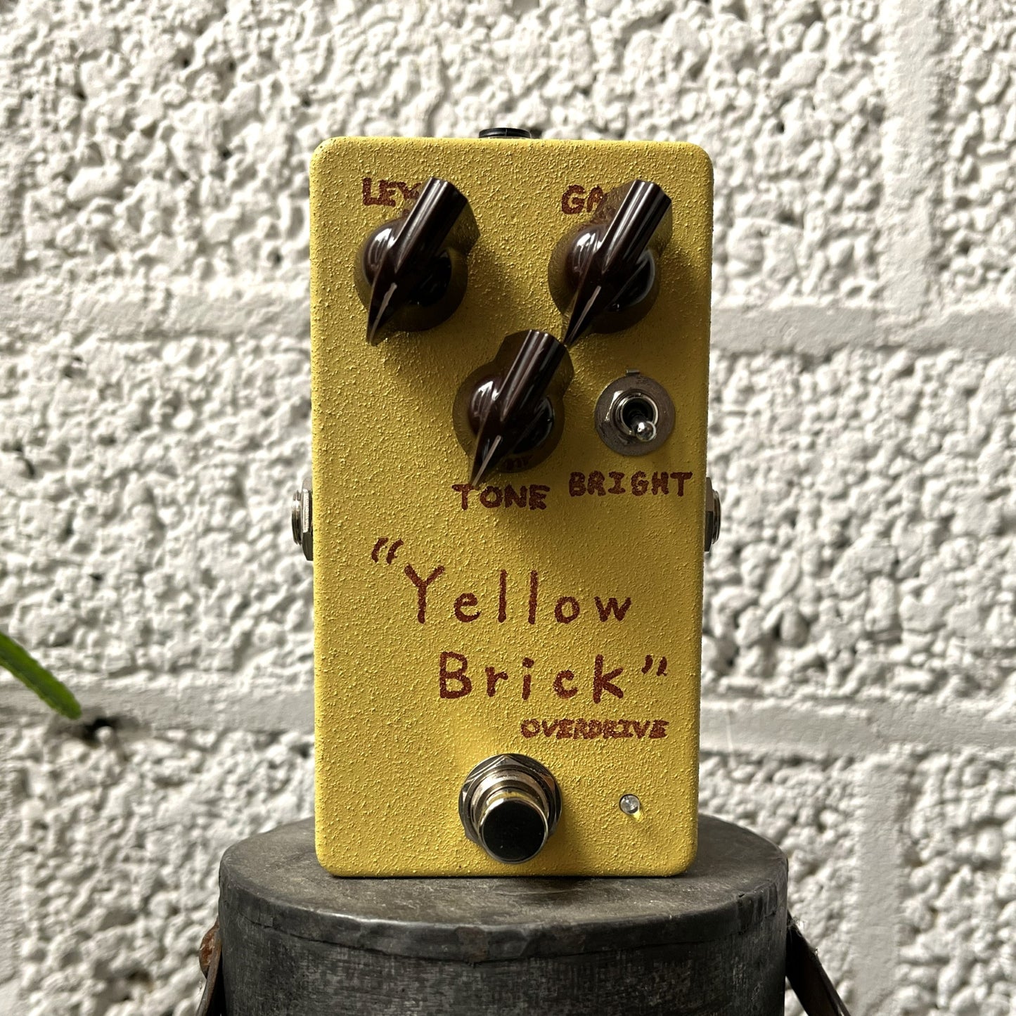 kaminari yellow brick overdrive pedal – bright and articulate boutique drive
