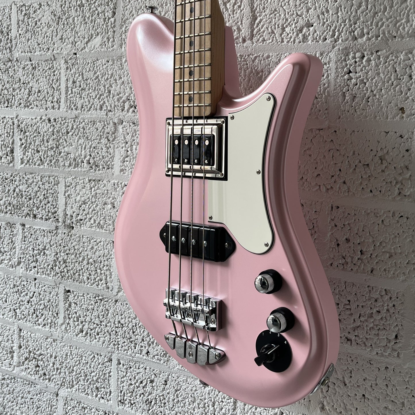 oopegg stormbreaker bass pearl pink body angled