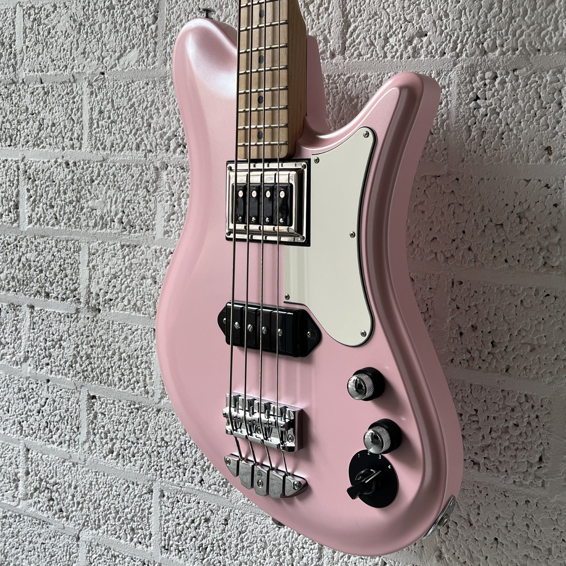 oopegg stormbreaker bass pearl pink body angled