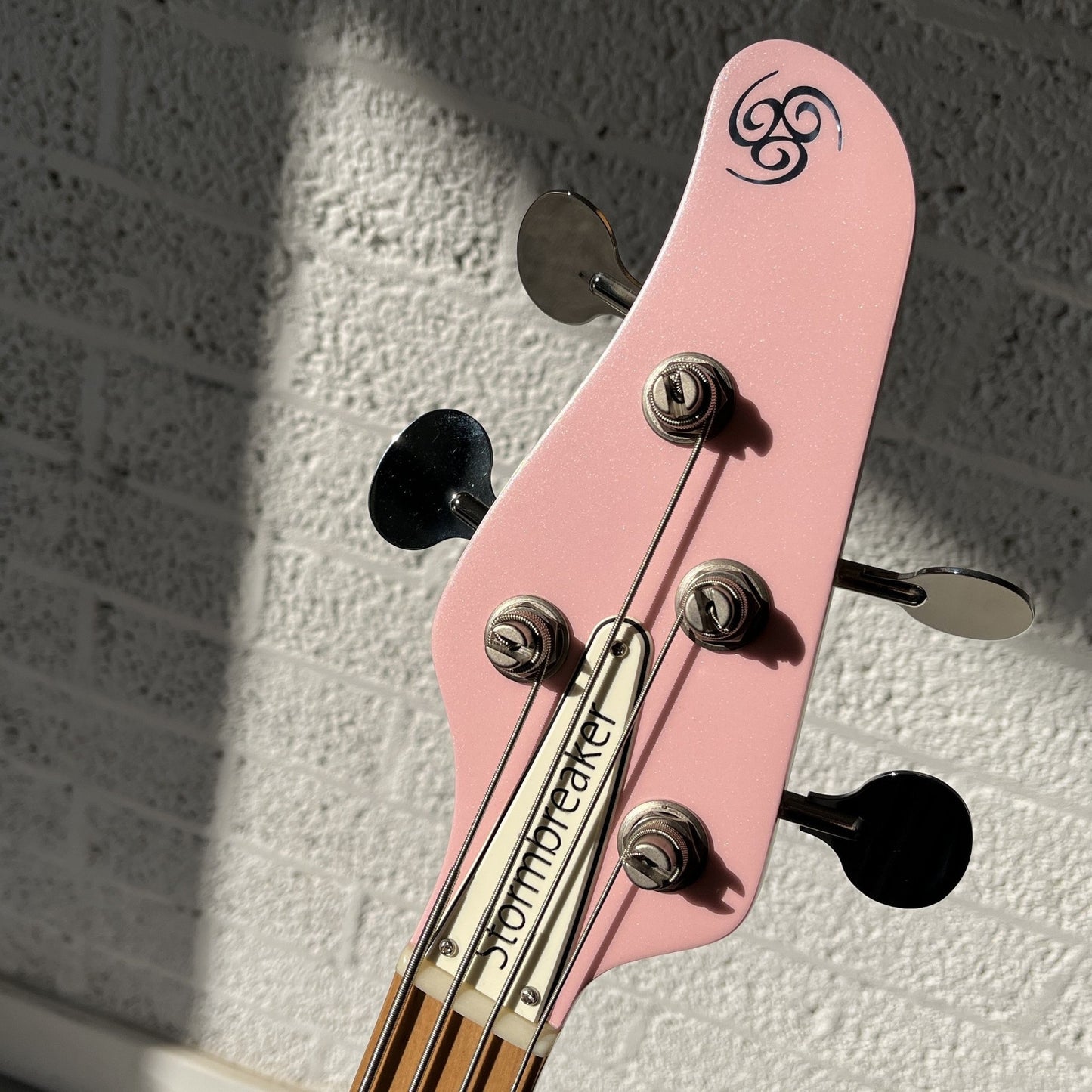 oopegg stormbreaker bass pearl pink headstock