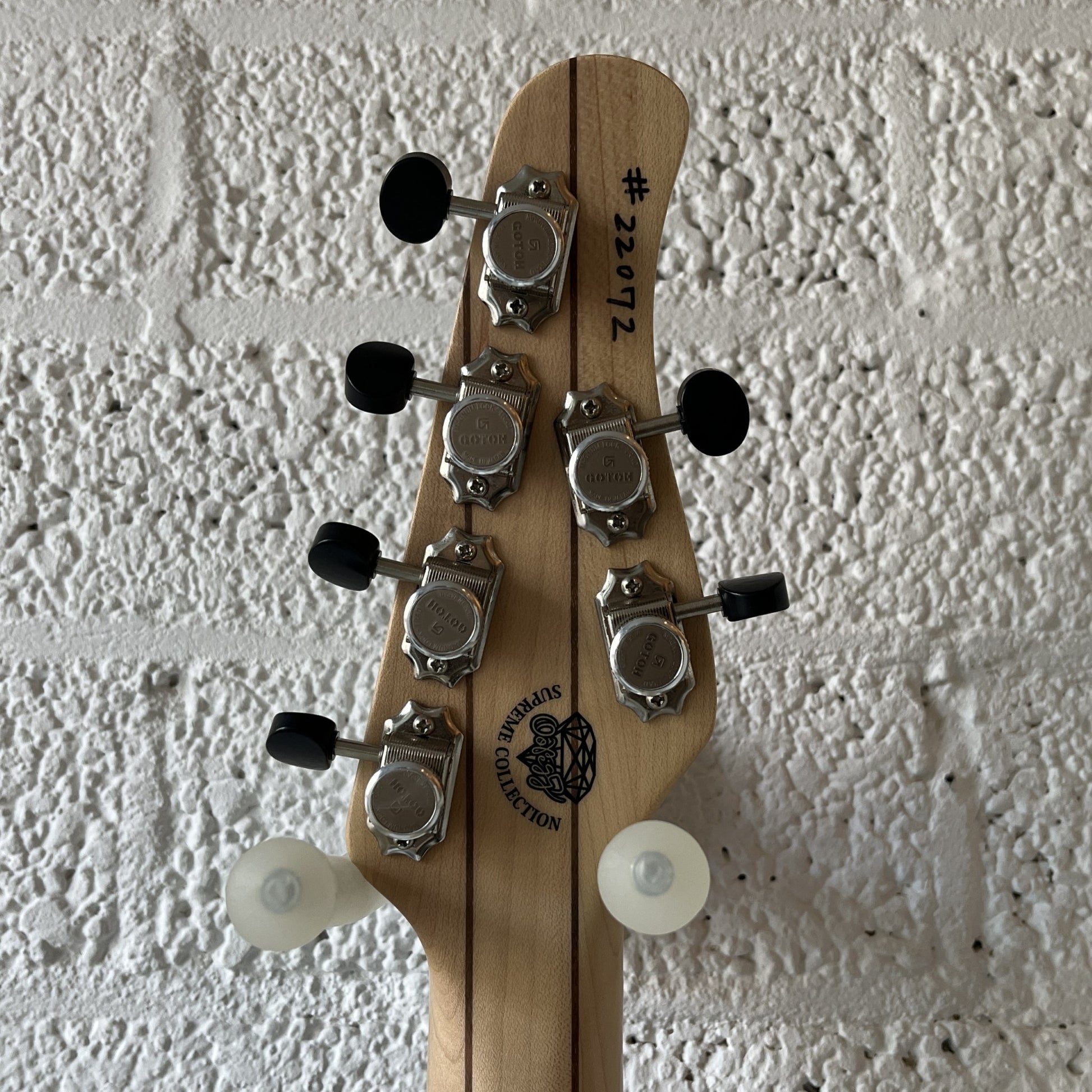 oopegg trailbreaker mk1 3-tone sunburst headstock back view