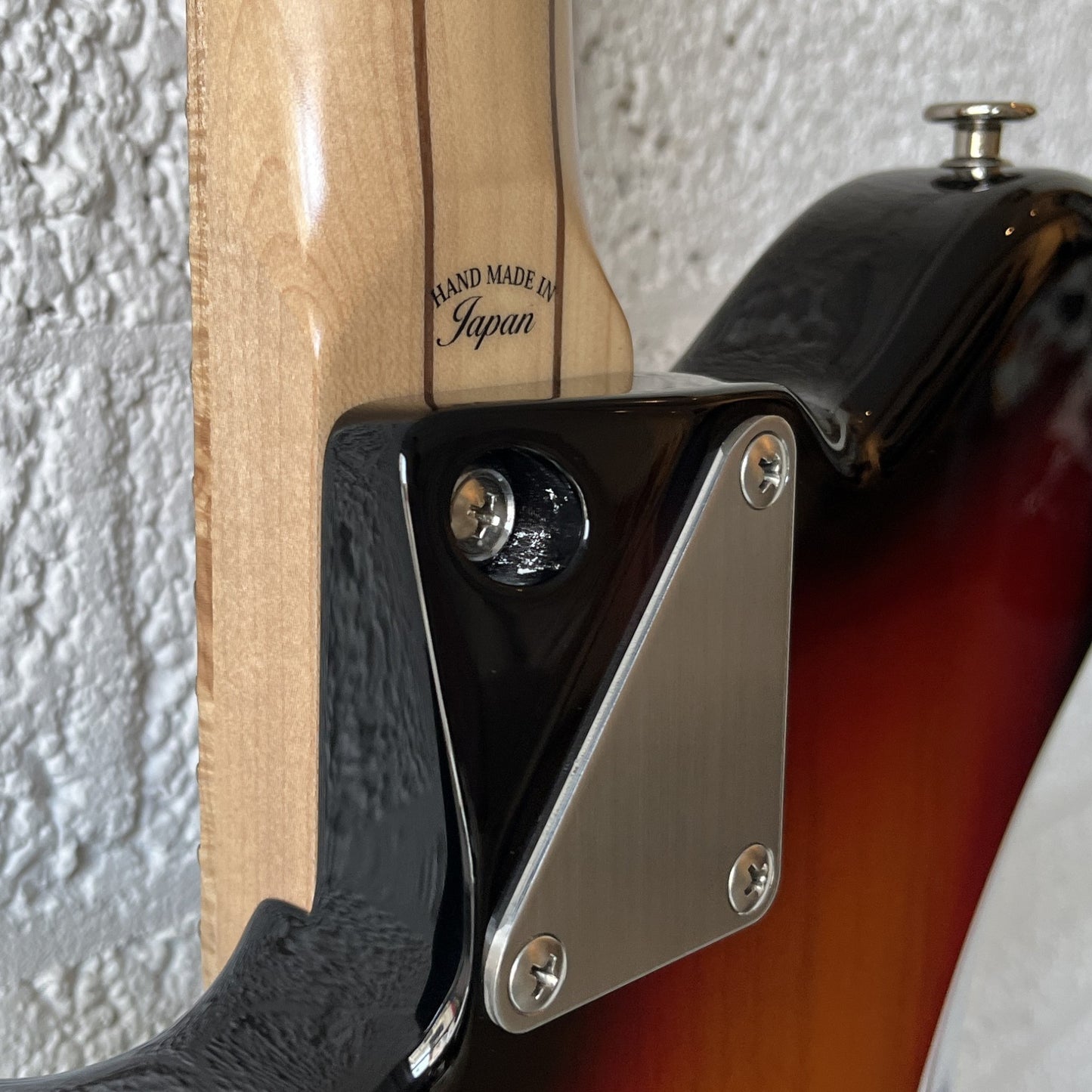 oopegg trailbreaker mk1 3-tone sunburst neck plate
