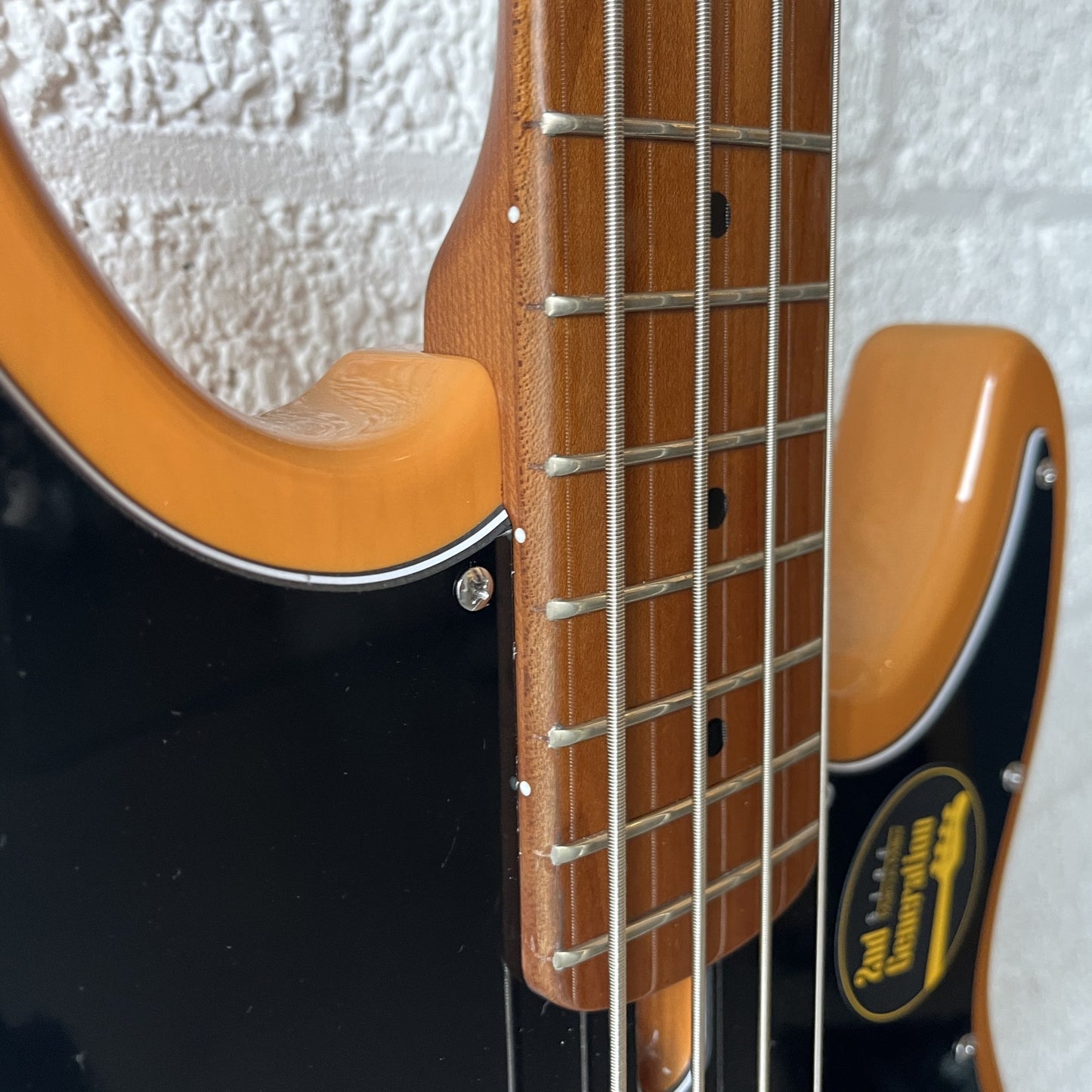 sire marcus miller d5 butterscotch blonde electric bass fretboard