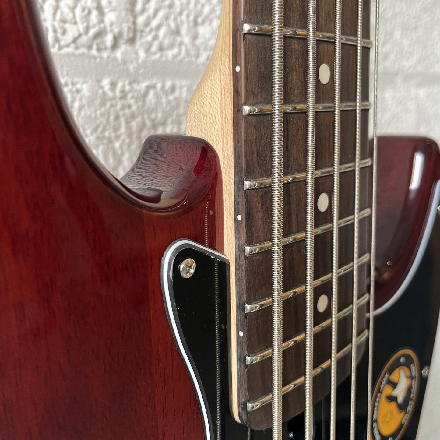 sire marcus miller v3+5 5-string mahogany electric bass fretboard