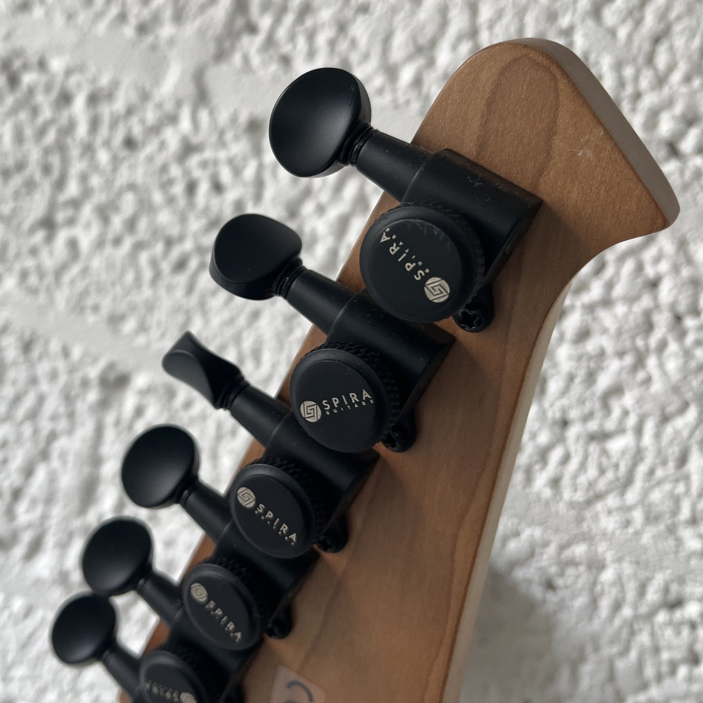 spira 400-model electric guitar headstock back view