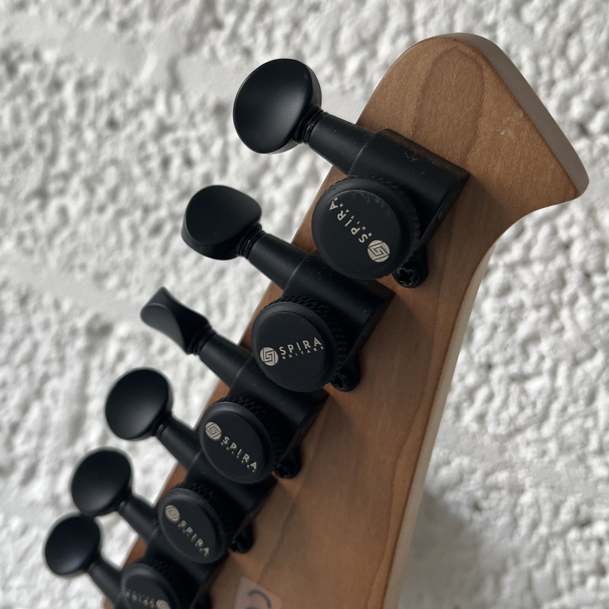 spira 400-model electric guitar headstock back view