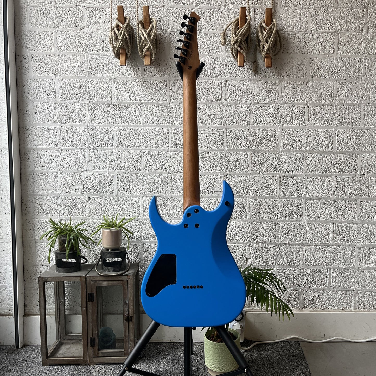 spira s-400 satin blue electric guitar back view