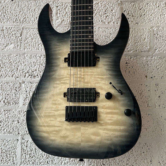 spira s507 qgy-e 7-string trans gray electric guitar body closeup