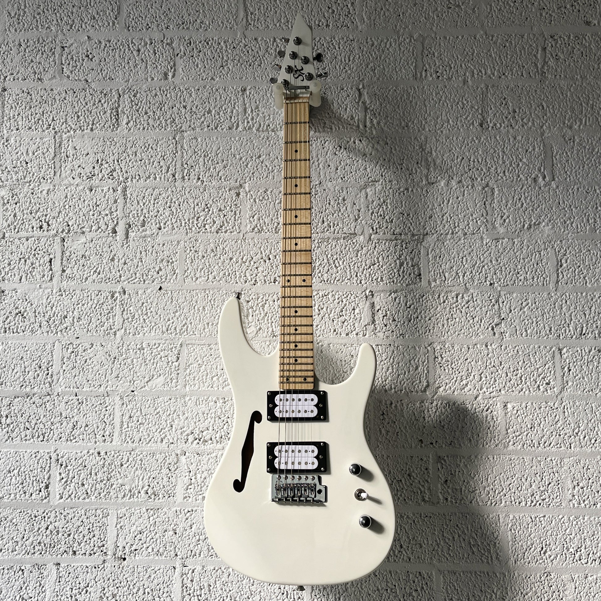 sx sst mini white electric guitar