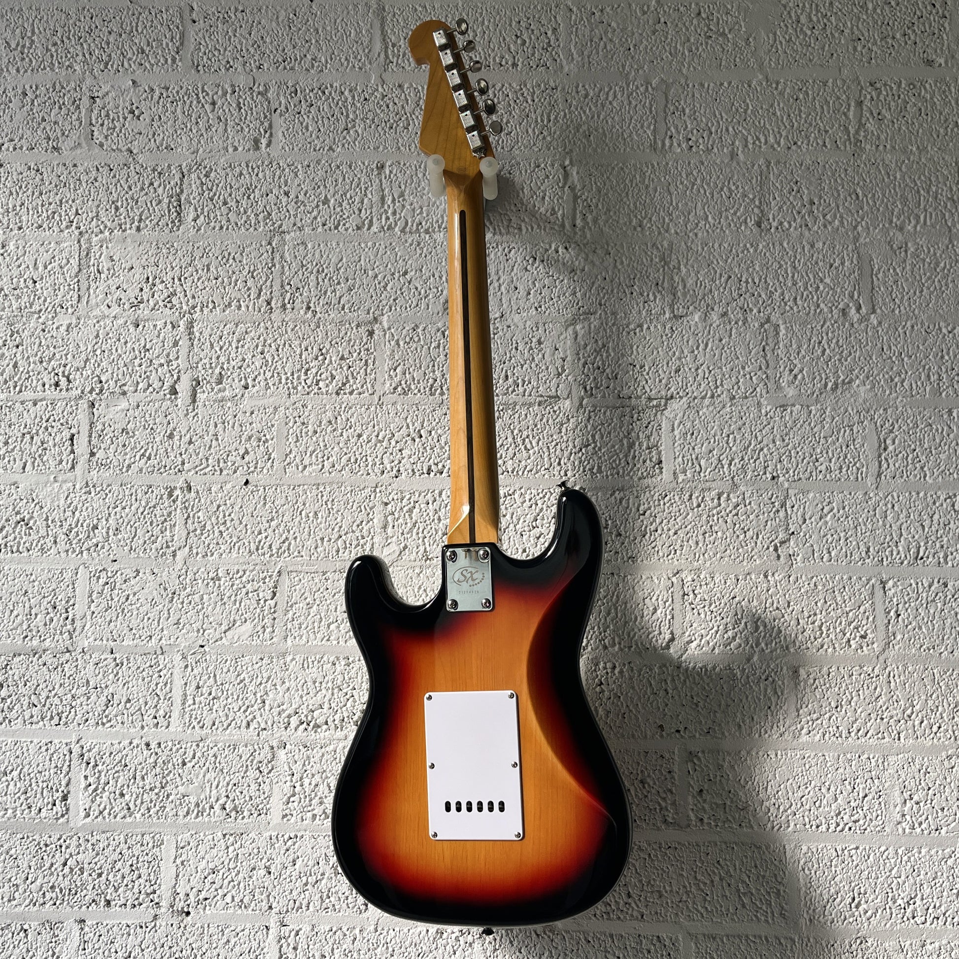sx sst6234 3-tone sunburst electric guitar back view