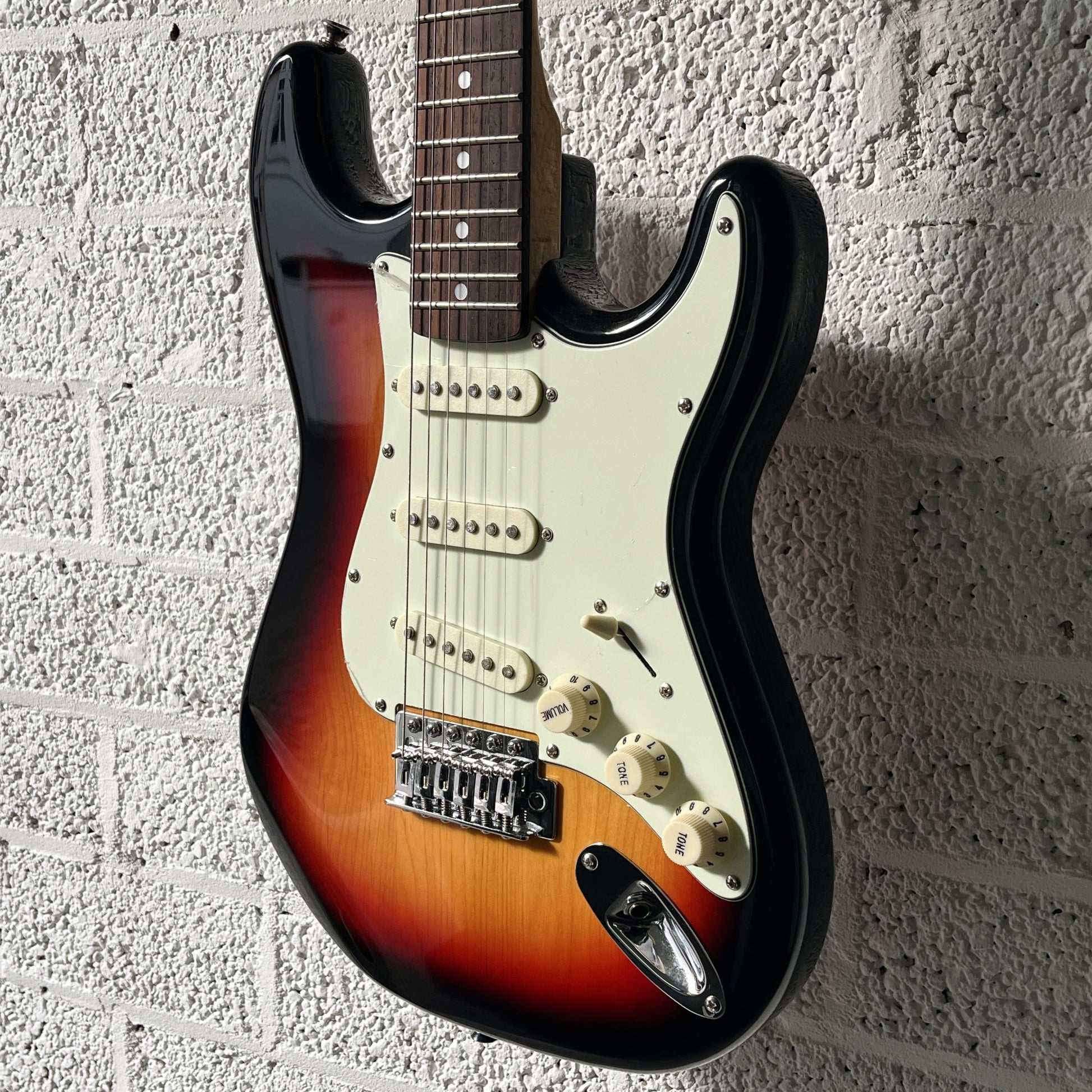 sx sst6234 3-tone sunbursts electric guitar body angled