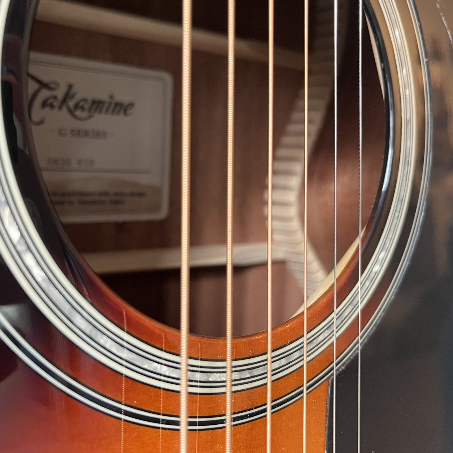 takamine gn30 brown sunburst acoustic guitar nex body sound hole