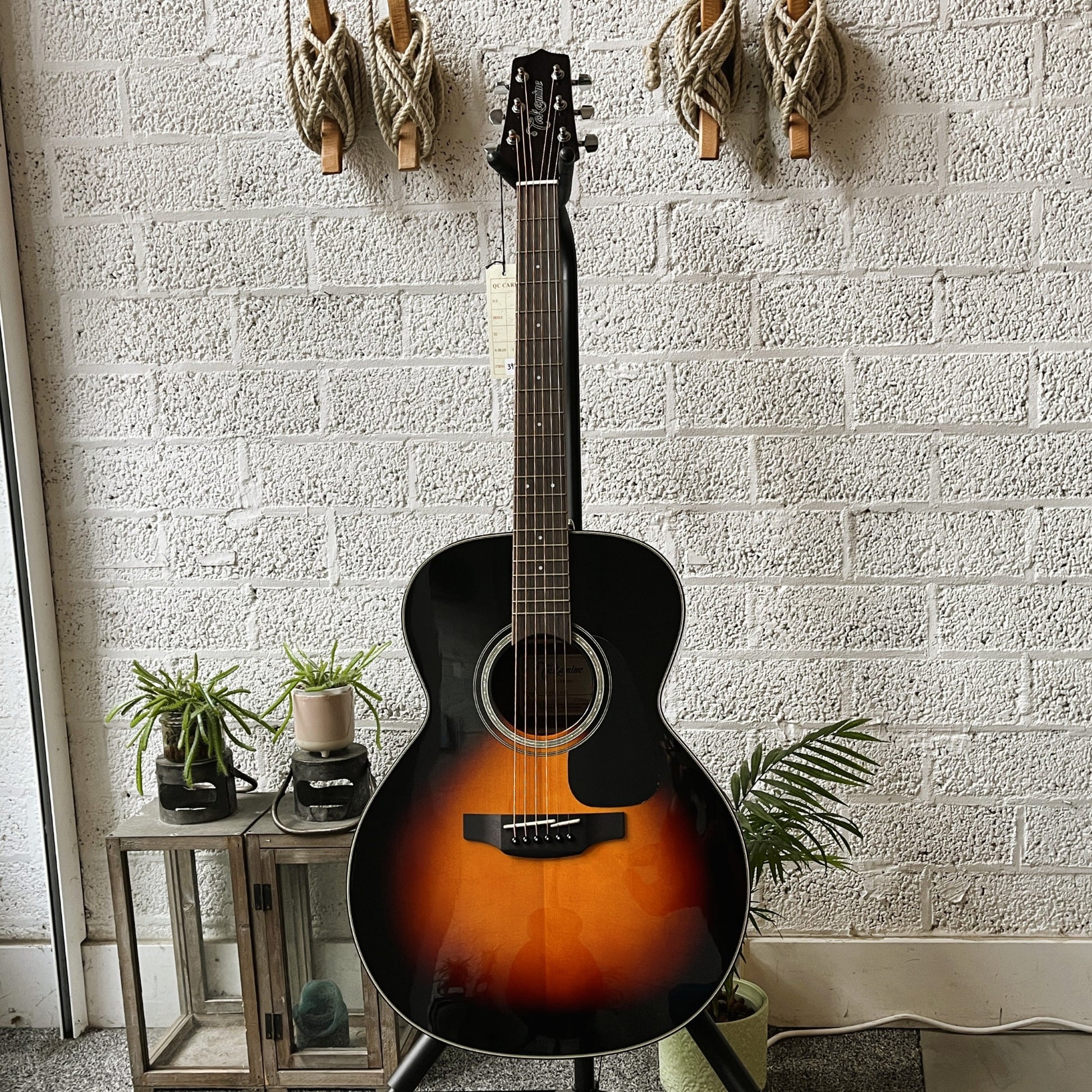 takamine gn30 brown sunburst acoustic guitar nex body
