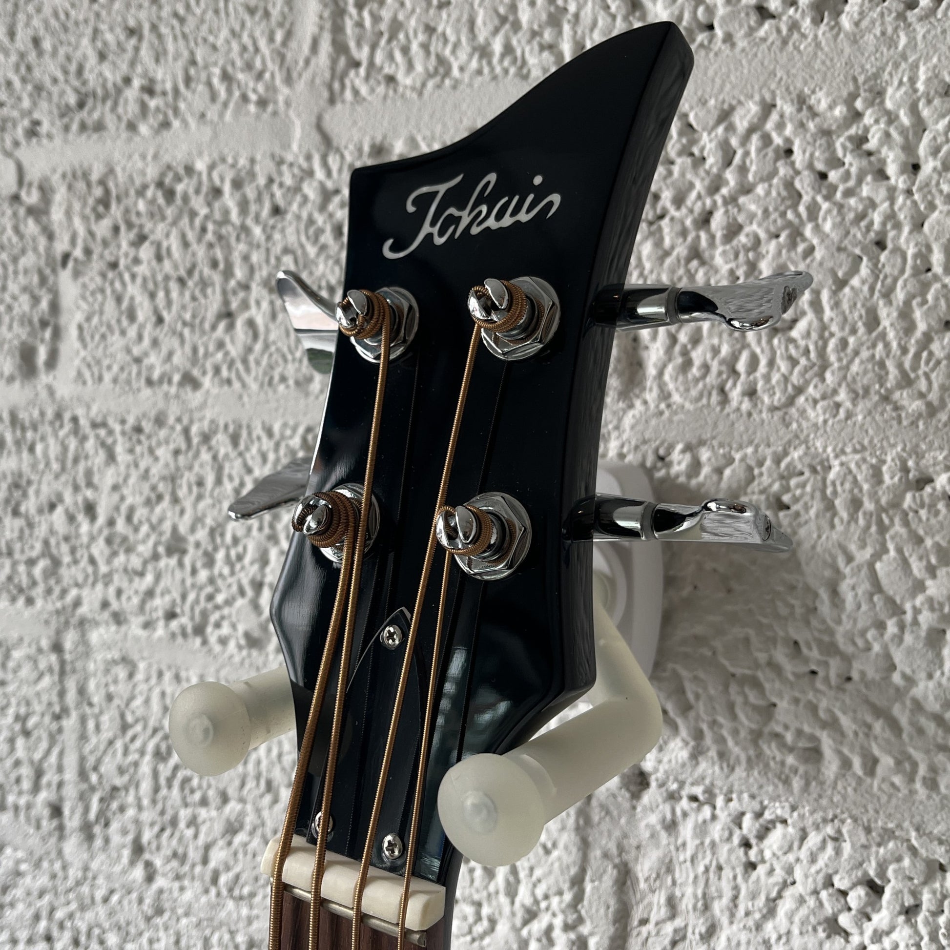 tokai vb68 vintage sunburst violin bass headstock